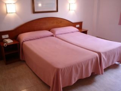 Cheap hotels on the Catalonia 1107