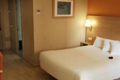 Cheap hotels on the Catalonia 1203
