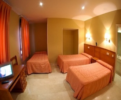 Cheap hotel in Madrid 1285
