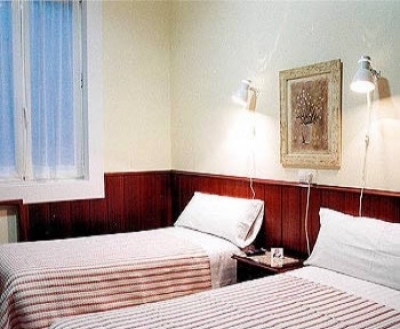 Cheap hotel in Madrid 1458