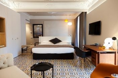 Cheap hotels on the Catalonia 1614