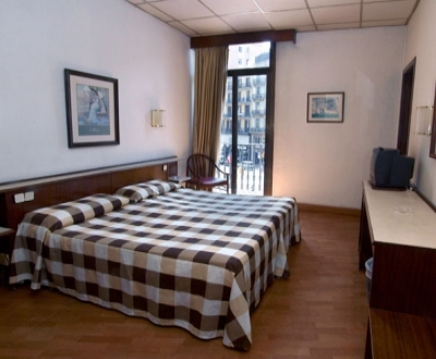 Cheap hotels on the Catalonia 1651