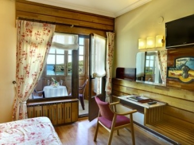 Cheap hotel in Llanes 2110