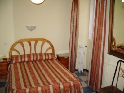 Cheap hotel in Madrid 2156