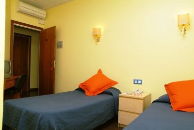 Cheap hotels on the Catalonia 2195