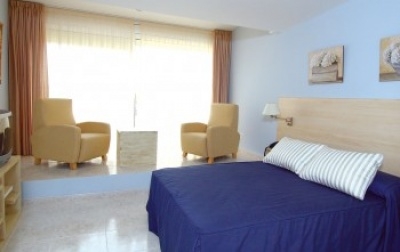 Cheap hotels on the Catalonia 2240