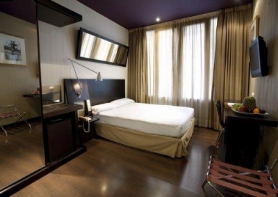 Cheap hotel in Madrid 2321