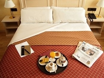 Cheap hotels on the Madrid 2371