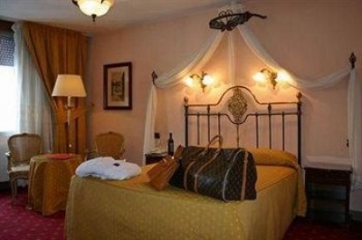 Cheap hotels on the Castilla y Leon 3150