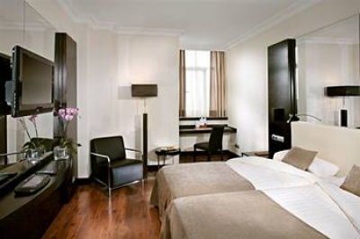 Find hotels in Granada 3228