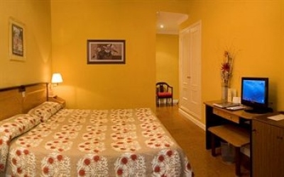 Find hotels in Granada 3290