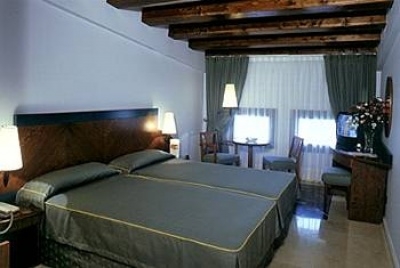 Cheap hotels on the Catalonia 3303