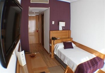 Cheap hotels on the Madrid 3304