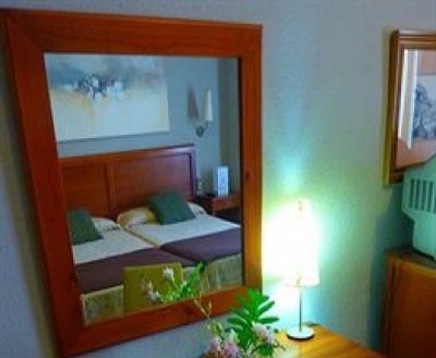 Find hotels in Granada 3307