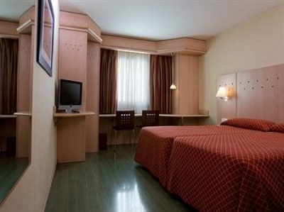 Cheap hotel in Madrid 3341