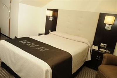 Cheap hotel in Madrid 3382