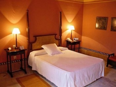 Find hotels in Carmona 3591