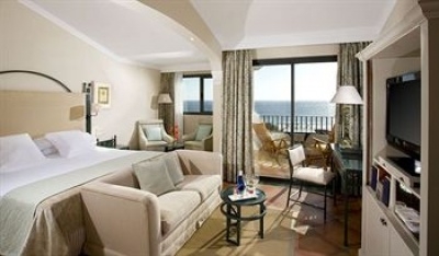 Find hotels in Chiclana De La Frontera 3703