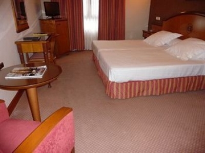 Find hotels in Oviedo 3830