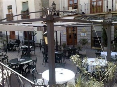 Find hotels in Granada 3928