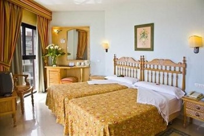 Cheap hotels on the Andalusia 4000