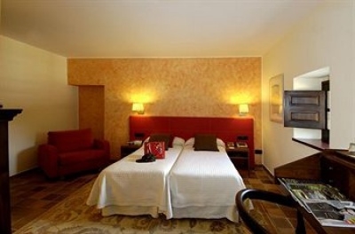 Cheap hotel in Catalonia 4200