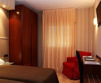 Cheap hotel in Madrid 4230