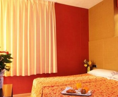 Cheap hotel in Madrid 4230