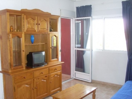 Torrevieja property: Apartment with 2 bedroom in Torrevieja 13909