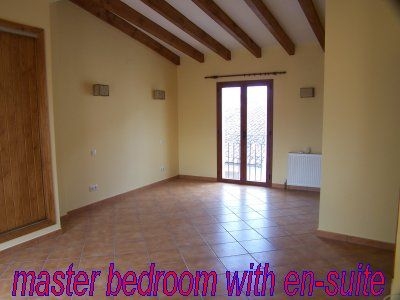 Jalon property: Townhome with 4 bedroom in Jalon 25993