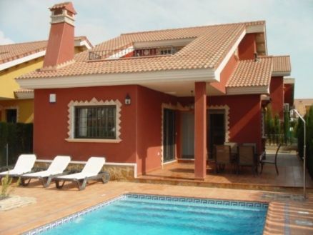 Guardamar Del Segura property: Villa to rent in Guardamar Del Segura 32944