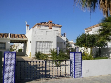 Guardamar Del Segura property: Villa to rent in Guardamar Del Segura 32991