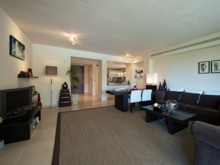 Benahavis property: Apartment with 2 bedroom in Benahavis 33551
