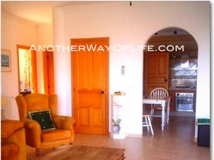 Iznajar property: Cordoba property | 3 bedroom House 38003