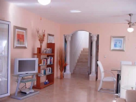 Villa to rent in town, Spain 46995