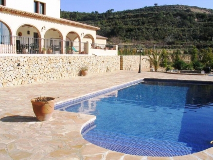 Villa for sale in town, Spain 48022