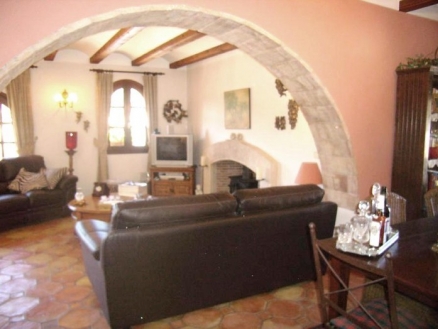 Finca&nbsp;with&nbsp;4&nbsp;bedroom&nbsp;in&nbsp;town&nbsp;48040