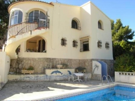 Villa for sale in town 48044
