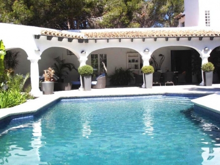 Villa with 5 bedroom in town, Spain 48058