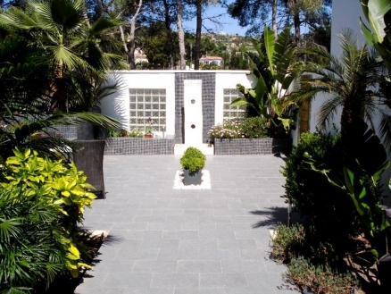 Alicante property | 5 bedroom Villa 48058