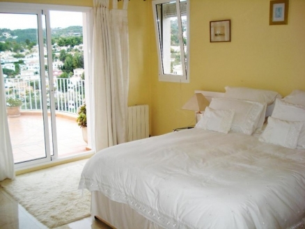 town Villa 48077