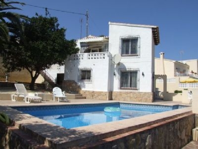 Villa for sale in town 48349
