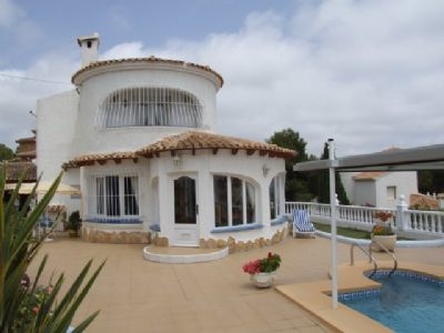 Villa for sale in town 48350
