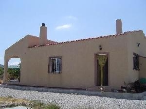 Villa for sale in town, Spain 49117