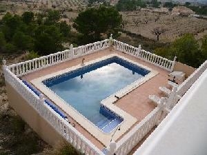 Villa for sale in town, Spain 49182
