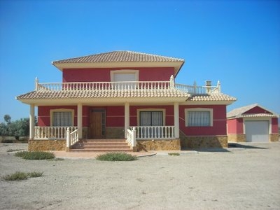 Villa for sale in town, Spain 49813