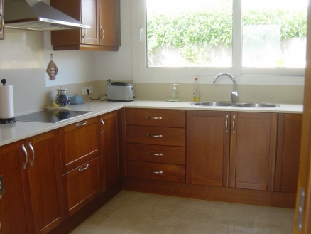 Villa for sale in town, Spain 51451