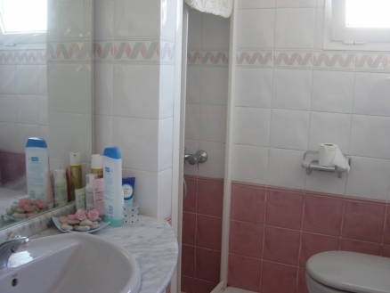 Villa for sale in town, Spain 51509
