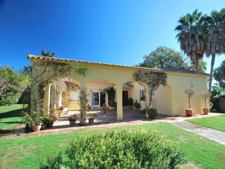 Villa for sale in town 52227