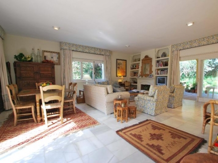 Villa with 4 bedroom in town 52227
